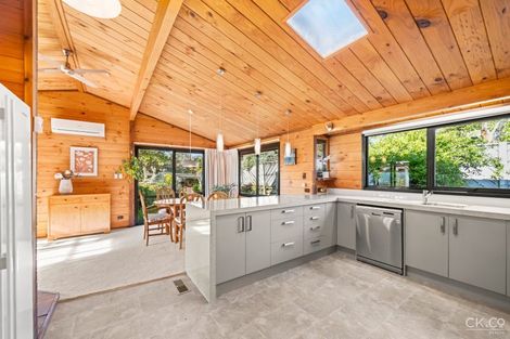 Photo of property in 5 Seymour Grove, Kingsley Heights, Upper Hutt, 5018