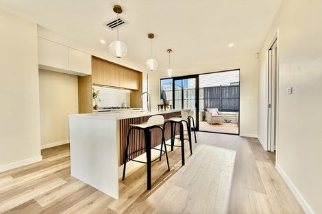 Photo of property in 142 Vintry Drive, Kumeu, 0810