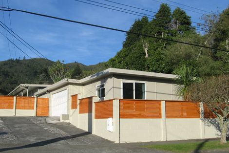 Photo of property in 435 Stokes Valley Road, Stokes Valley, Lower Hutt, 5019