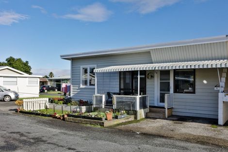 Photo of property in Orange Grove Flats, 2/549 Childers Road, Te Hapara, Gisborne, 4010
