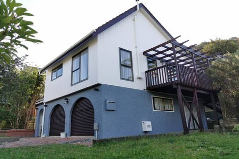 Photo of property in 6 Pioneer Grove, Silverstream, Upper Hutt, 5019