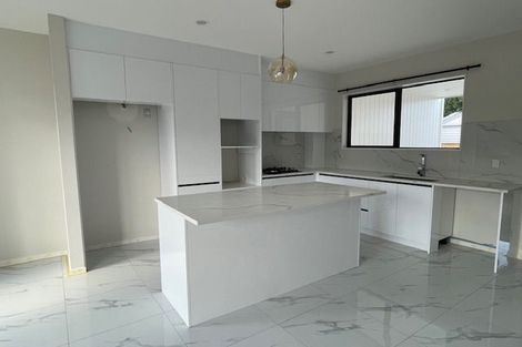 Photo of property in 2a Celina Place, Browns Bay, Auckland, 0630