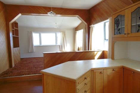 Photo of property in 15 Sunset Parade, Plimmerton, Porirua, 5026