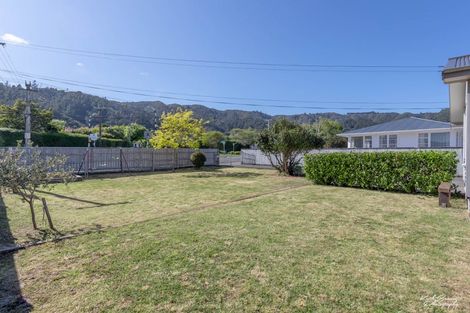 Photo of property in 316 Stokes Valley Road, Stokes Valley, Lower Hutt, 5019