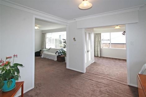 Photo of property in 42 Awanui Street, Merrilands, New Plymouth, 4312