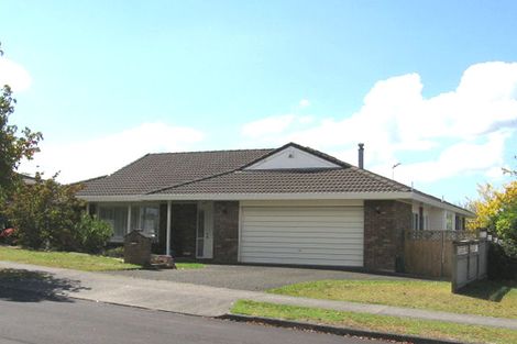 Photo of property in 66 Whiting Grove, West Harbour, Auckland, 0618