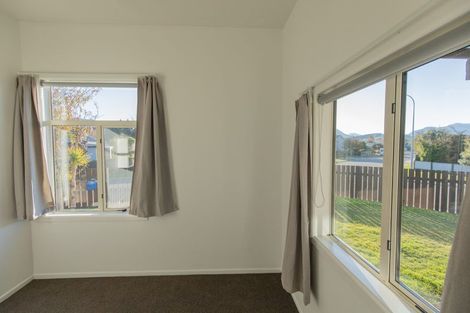 Photo of property in 8 Ragan Lane, Wanaka, 9305