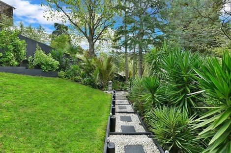 Photo of property in 38 Weatherly Road, Torbay, Auckland, 0630