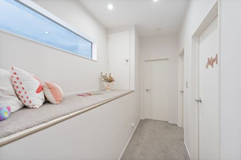 Photo of property in 9 Cityview Place, Massey, Auckland, 0614