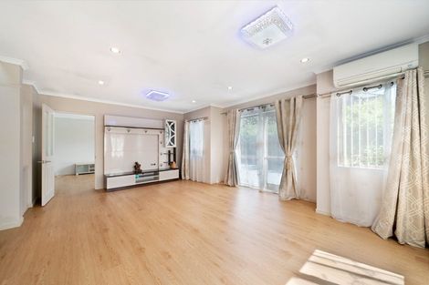 Photo of property in 2 Ochre Place, Blockhouse Bay, Auckland, 0600