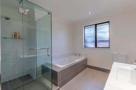 Photo of property in 29 Cricklewood Place, Avonhead, Christchurch, 8042