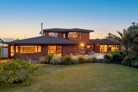 Photo of property in 65 Rhinevale Close, Henderson, Auckland, 0612