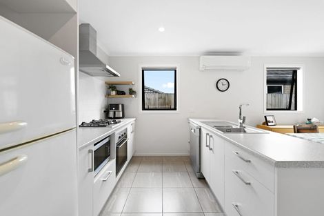 Photo of property in 44 Benjamin Avenue, Rototuna North, Hamilton, 3210