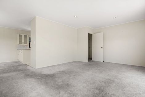 Photo of property in 2/79 Aberfeldy Avenue, Highland Park, Auckland, 2010