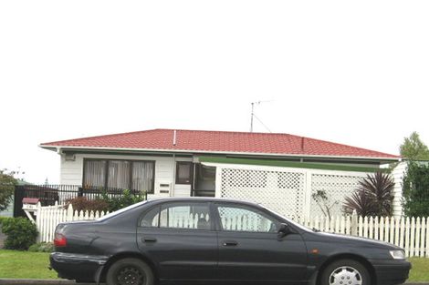 Photo of property in 1/141 Colwill Road, Massey, Auckland, 0614