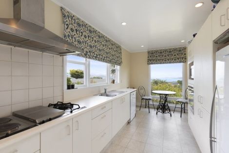 Photo of property in 53 Oakleigh Street, Maungaraki, Lower Hutt, 5010