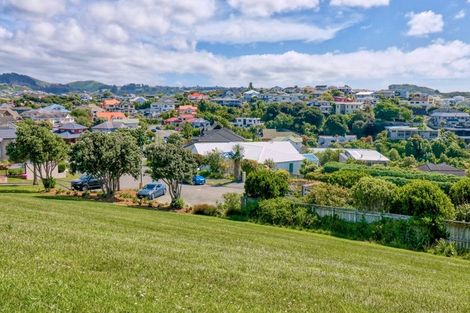 Photo of property in 39 Lanyon Place, Whitby, Porirua, 5024