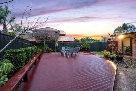 Photo of property in 30 South Kensington Way, Henderson, Auckland, 0612