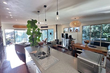 Photo of property in 22 Domain Crescent, Muriwai, Waimauku, 0881