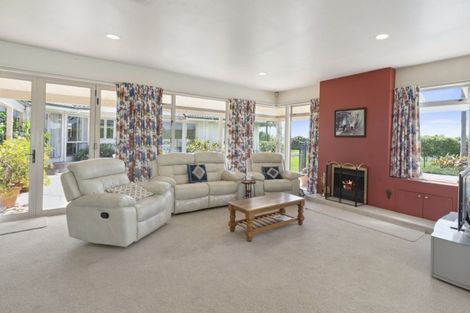 Photo of property in 84 Rushgreen Avenue, Pahurehure, Papakura, 2113