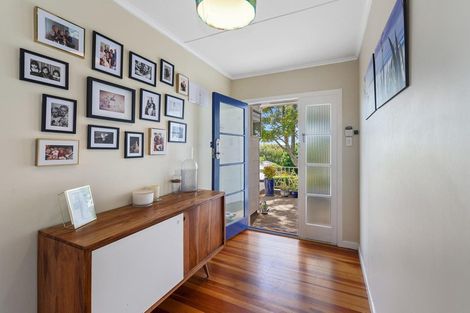 Photo of property in 64 Newington Road, Henderson, Auckland, 0612