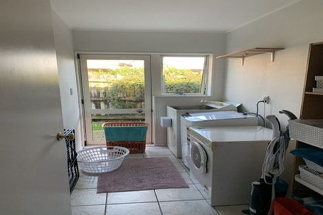 Photo of property in 16 Arrathorne Place, Northpark, Auckland, 2013