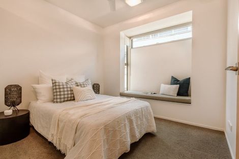 Photo of property in 2/35 Victoria Road, Mount Maunganui, 3116