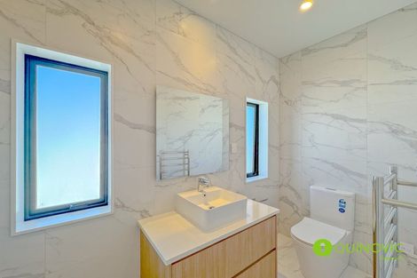 Photo of property in 7c Buisson Glade, West Harbour, Auckland, 0618