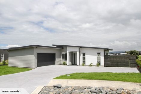 Photo of property in 6 Poaka Place, One Tree Point, 0118