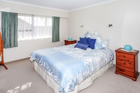 Photo of property in 6 Tremen Place, Pukekohe, 2120