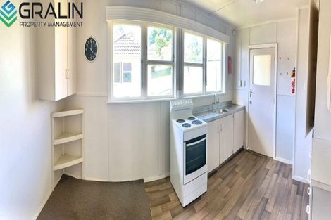 Photo of property in 5/24 Pomaria Road, Henderson, Auckland, 0610