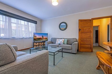 Photo of property in 16 Freyberg Street, Roslyn, Palmerston North, 4414