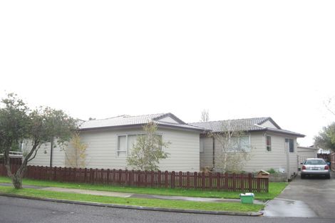 Photo of property in 3 Lisa Rise, Half Moon Bay, Auckland, 2012