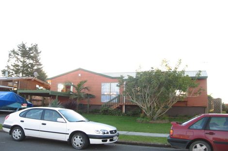Photo of property in 31 Hadley Wood Drive, Wattle Downs, Auckland, 2103
