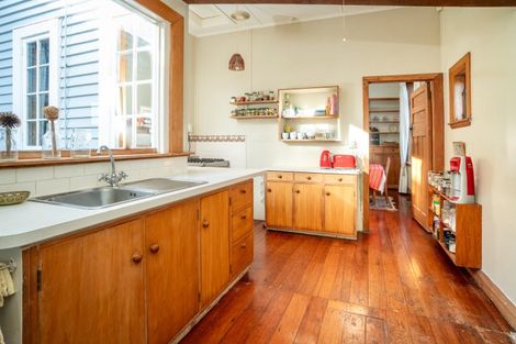 Photo of property in 44 Mills Road, Brooklyn, Wellington, 6021