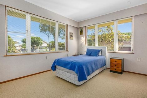 Photo of property in 11 Iti Grove, Waikanae, 5036