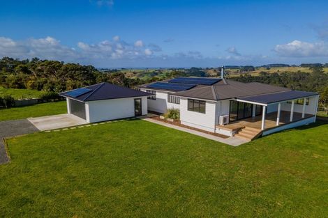Photo of property in 197 Awhitu Central Road, Awhitu, Waiuku, 2684