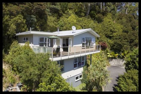 Photo of property in 73 Walter Road, Lowry Bay, Lower Hutt, 5013