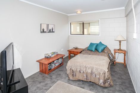 Photo of property in 6 Tremen Place, Pukekohe, 2120