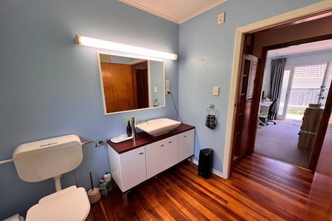 Photo of property in 2/26 Tawa Street, Eastbourne, Lower Hutt, 5013