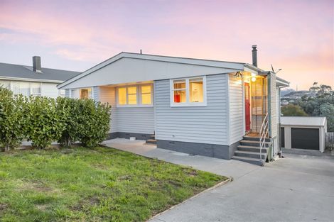 Photo of property in 16 Sasanof View, Ascot Park, Porirua, 5024