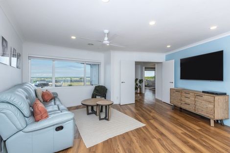 Photo of property in 60 Le Quesne Road, Bay View, Napier, 4104