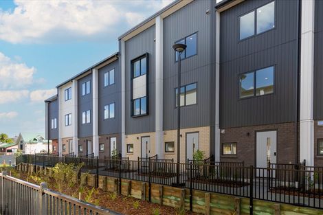 Photo of property in 8/25 Jabuka Street, Glen Eden, Auckland, 0602