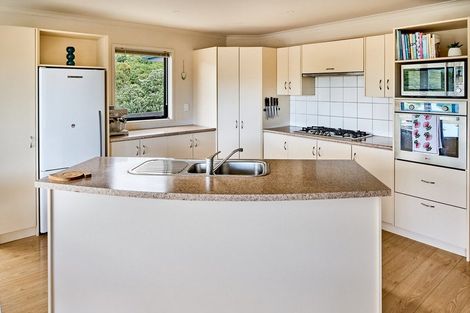 Photo of property in 17 Endeavour Drive, Whitby, Porirua, 5024