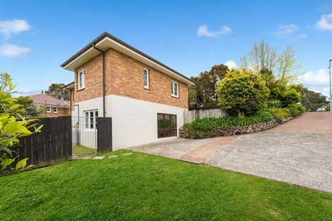 Photo of property in 227 Titirangi Road, Titirangi, Auckland, 0604