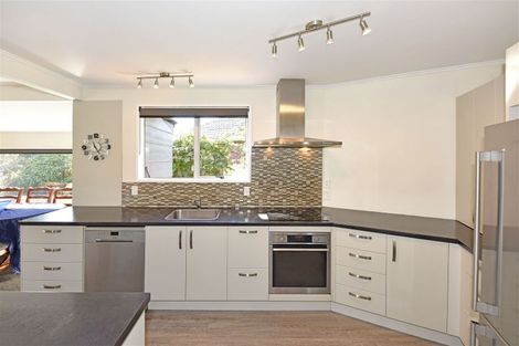 Photo of property in 7 Hannah Place, Redwood, Christchurch, 8051