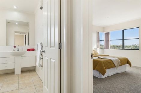 Photo of property in 19 Manara Place, The Gardens, Auckland, 2105