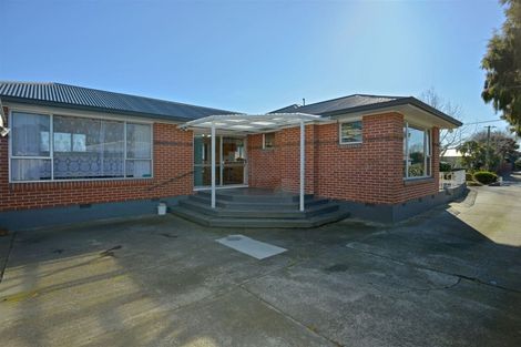 Photo of property in 32 Dunedin Street, Redwood, Christchurch, 8051