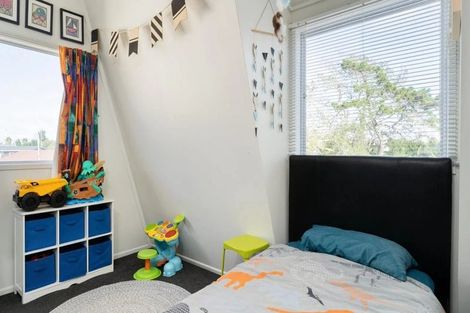 Photo of property in 144 Karewa Parade, Papamoa Beach, Papamoa, 3118