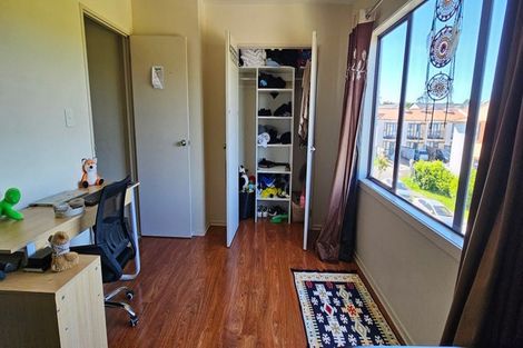 Photo of property in Krisley Court, 25/6 Ambrico Place, New Lynn, Auckland, 0600